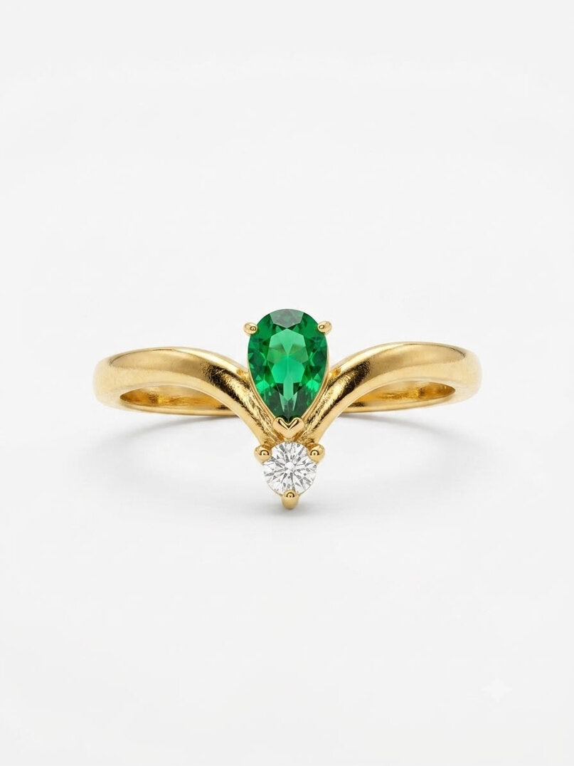 Pear Emerald Ring
